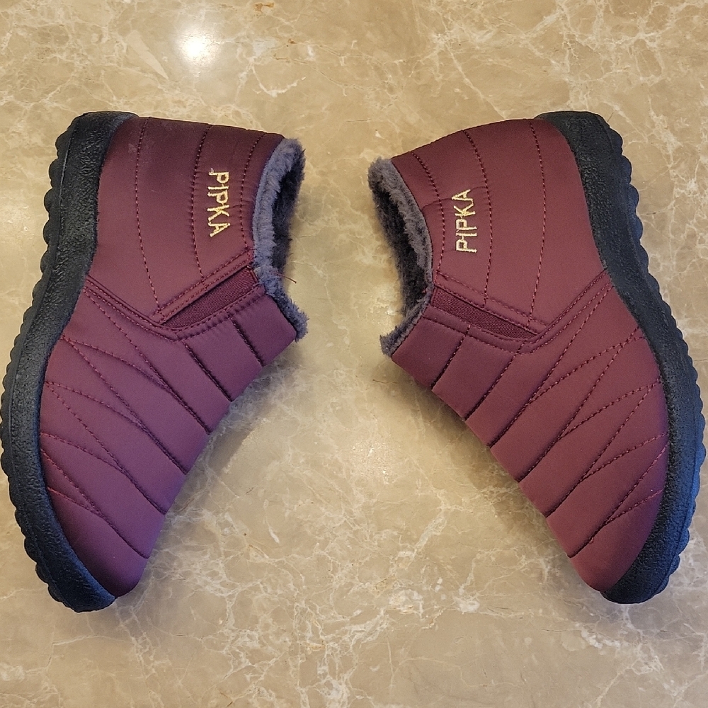 PIPKA Plush Burgandy Slippers for the Outdoors or Indoor Relaxation, 6.5(37)